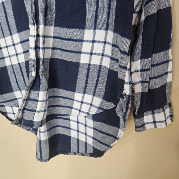 Blue and White Plaid Button-Up Shirt - Picture 6 of 7